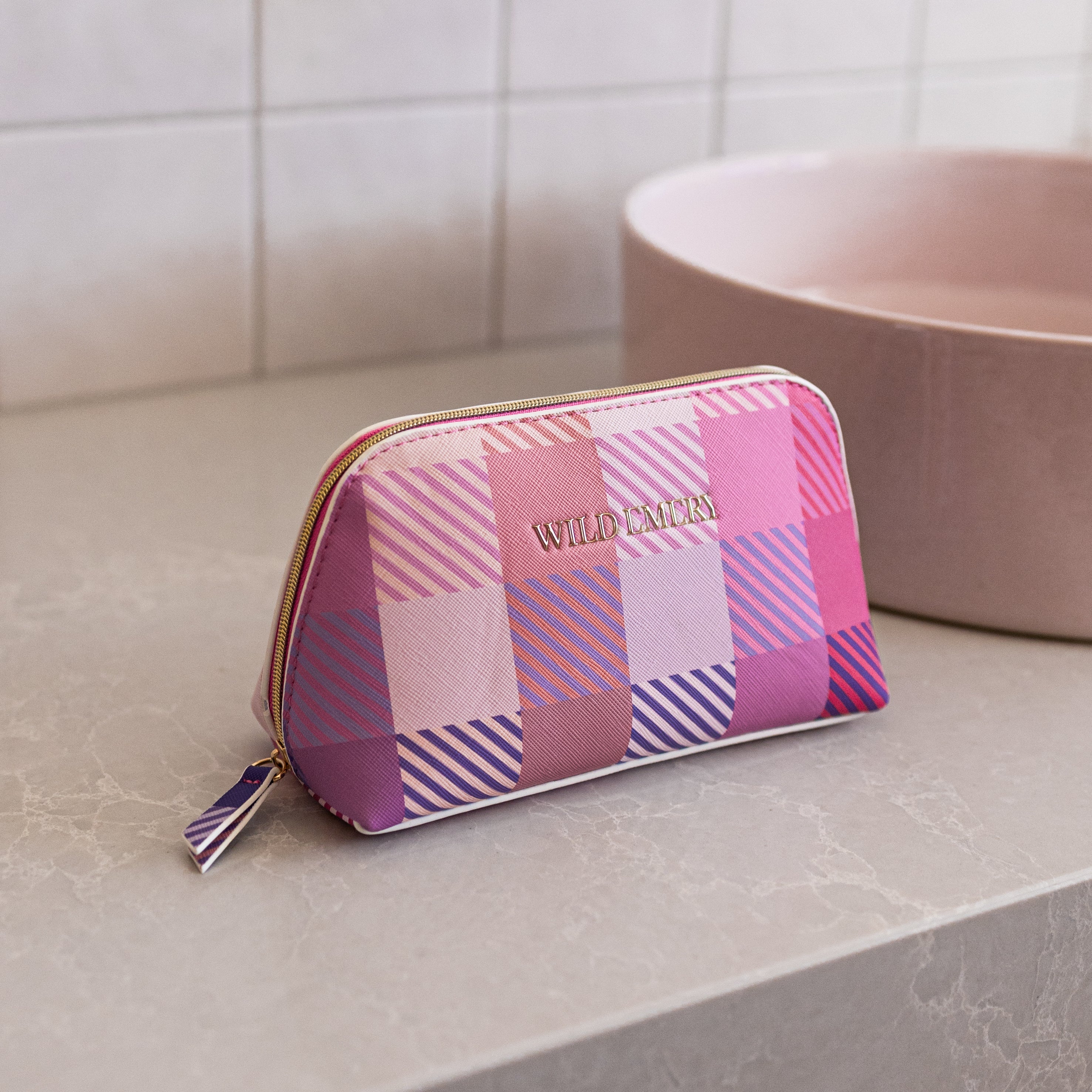 TOILETRY BAG PRETTY IN PINK main image 1